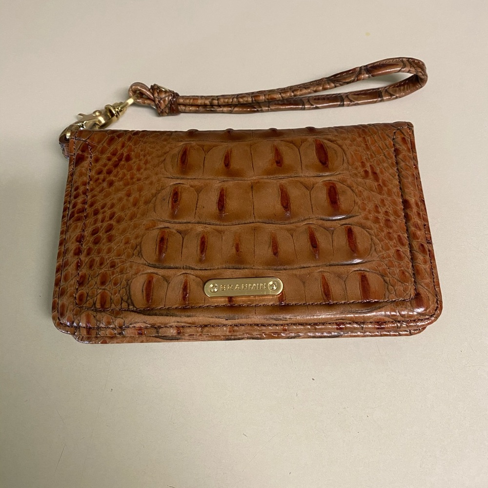 Brahmin wristlet